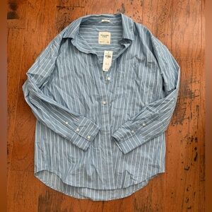 Abercrombie and Fitch oversized button NWT